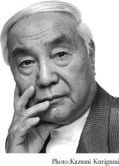 亀倉雄策